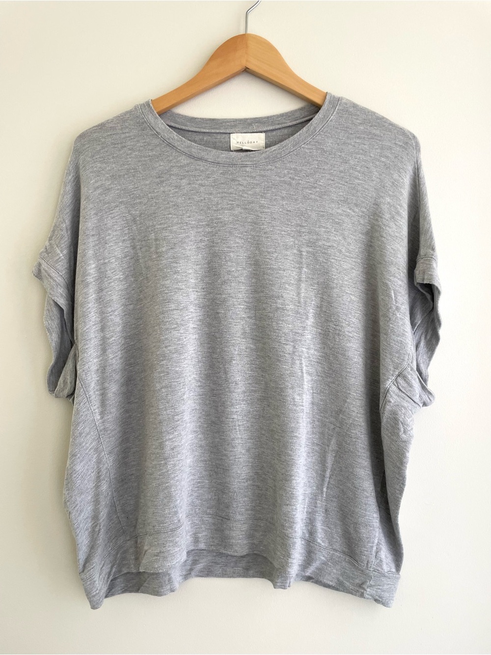 MELLODAY Elevated Basics Heather Gray Short Sleeve Crewneck Top